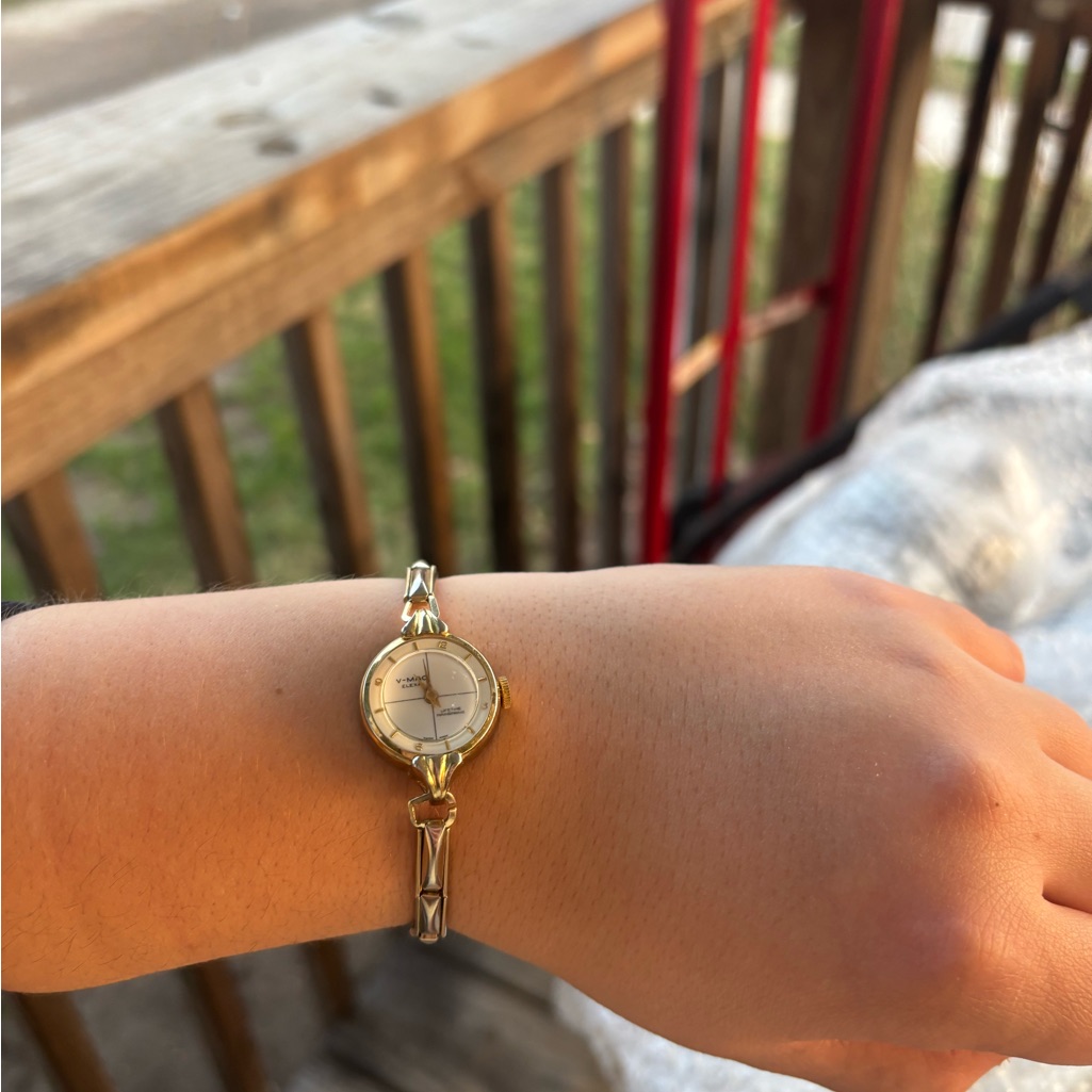 Vintage White Gold Tone V Mac Electra Ladies Vintage Self Winding Watch